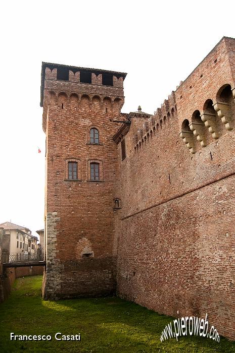 018 Particolare della torre sud e del ponte di accesso.jpg